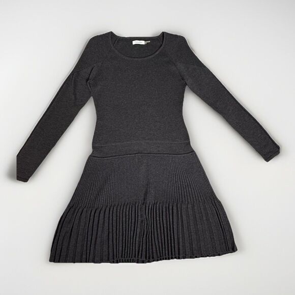 Calvin Klein Dresses & Skirts - Calvin Klein Long Sleeve Mini Sweater Dress Gray Knit Women's Small Pleated Hem